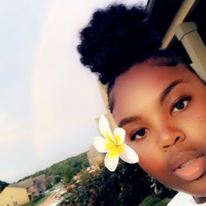 Meet your Posher, Shayy